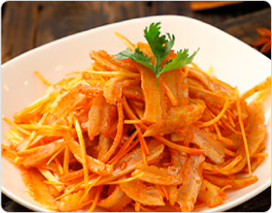 Ассорти из холодных мясных закусок с соусом